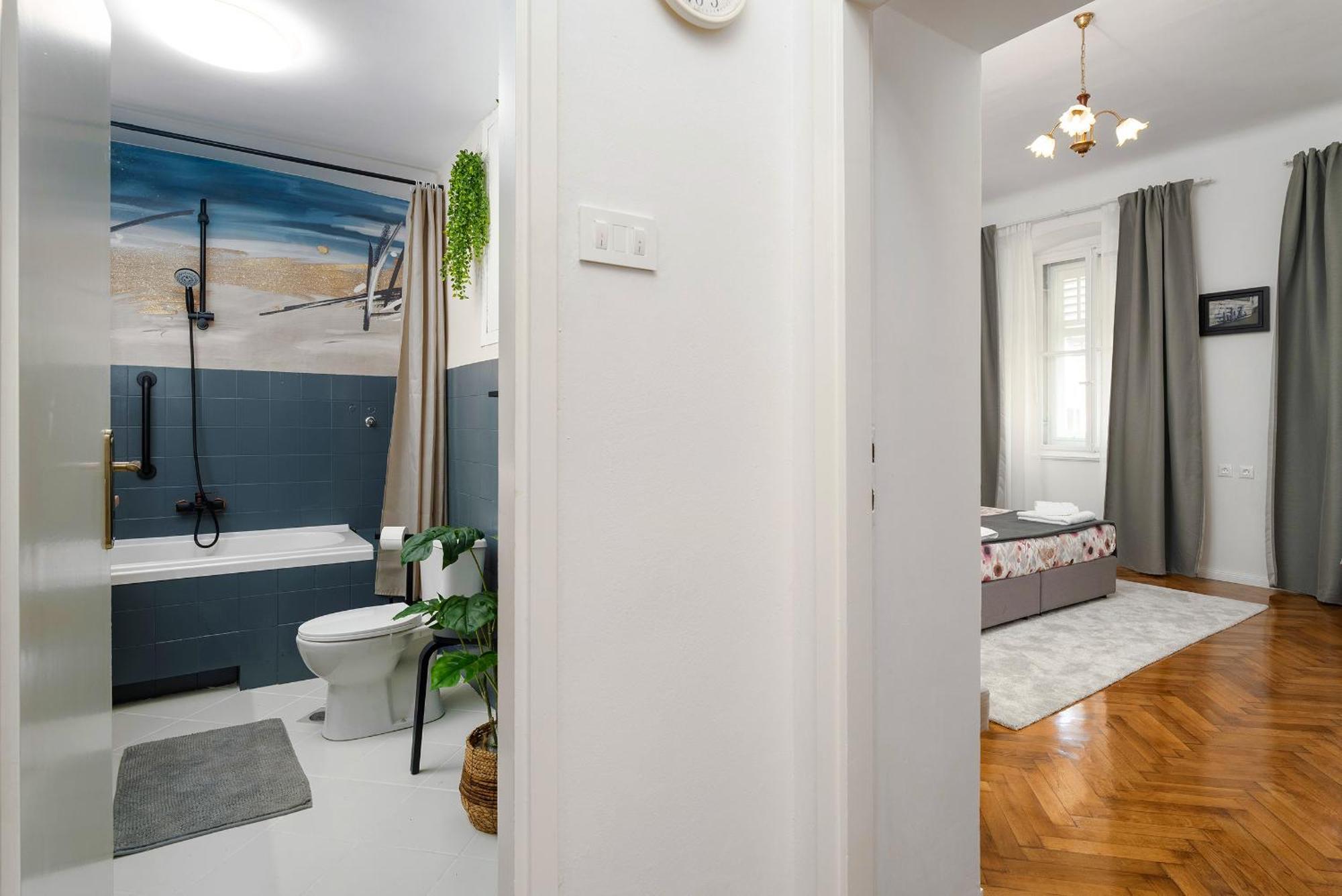 Romeo And Juliet Apartment With Balcony And Sea View Poreč Kültér fotó