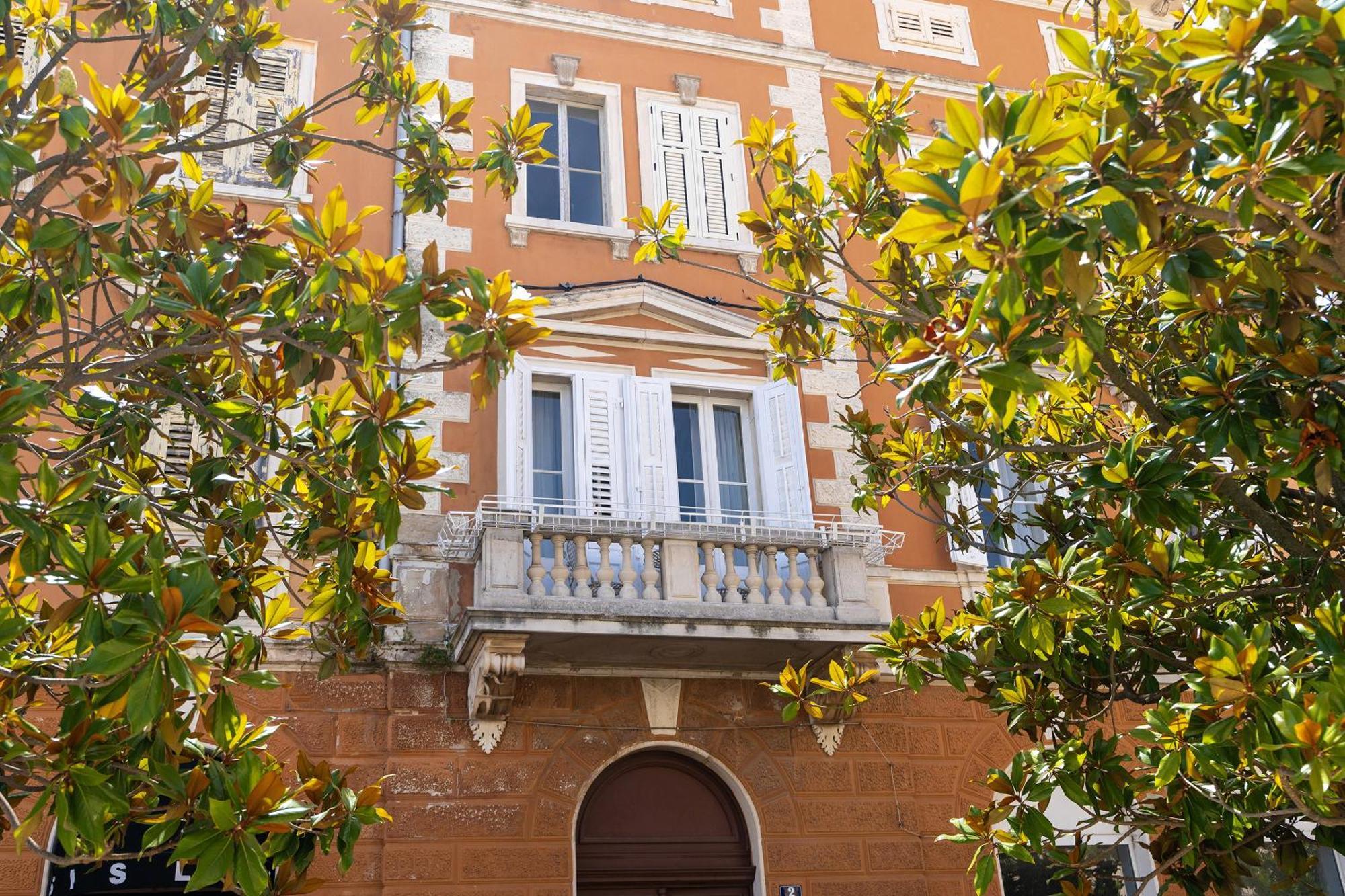 Romeo And Juliet Apartment With Balcony And Sea View Poreč Kültér fotó
